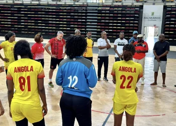 Pérolas chegam hoje ao país  depois do estágio na Hungria