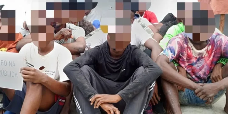 Detidos quatro cidadãos que praticavam assaltos no Rangel