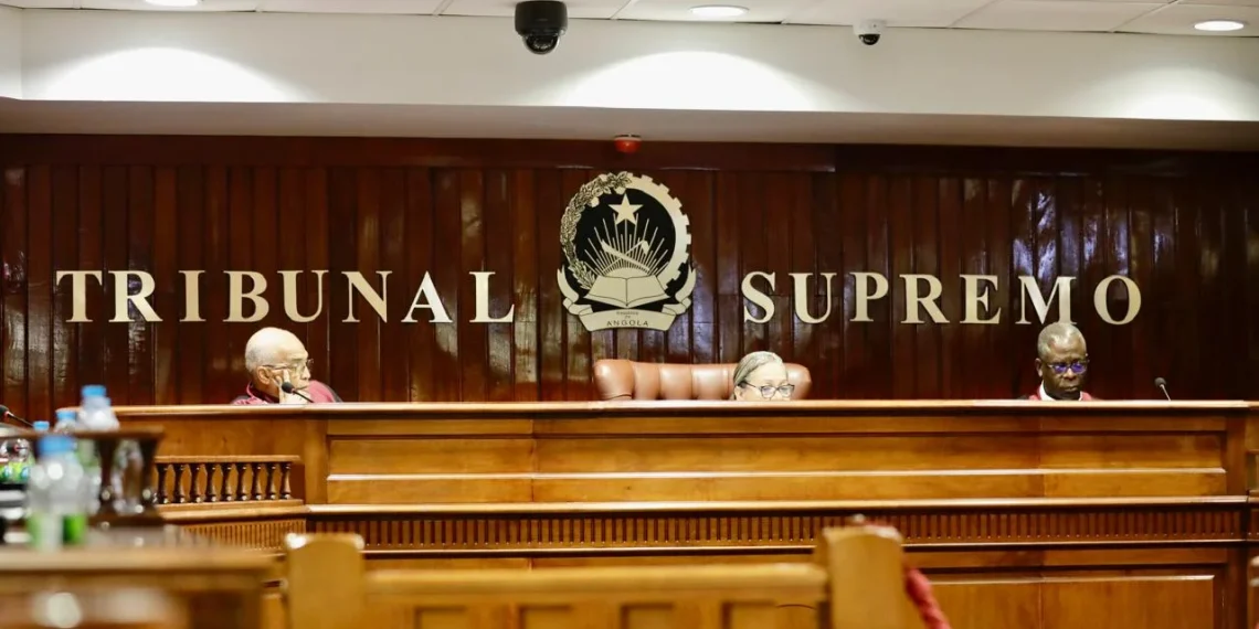Julgamento dos generais Kopelipa, Dino e pares pode ser suspenso a pedido de Benja Satula