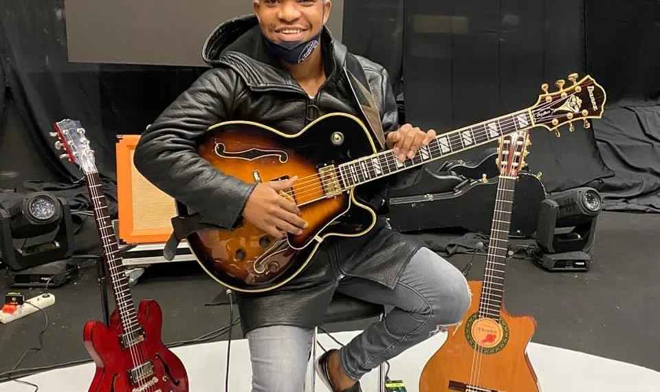 Guitarrista Mário Gomes apresenta-se hoje em concerto intimista no MAAN