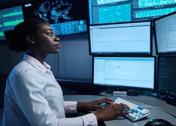 Sector tecnológico com presença da comunidade feminina de Angola