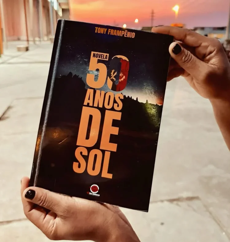 Tony Frampênio lança romance “50 Anos de Sol” no Elinga Teatro