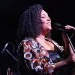 Selda homenageia as mulheres  com concerto intimista