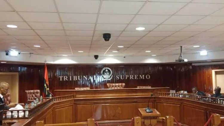 Ausência da arguida CIF Angola força suspensão do julgamento dos generais Dino e Kopelipa