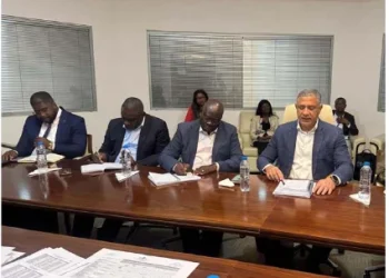 Ministro insta EPAL a melhorar oferta de água em Luanda e Icolo e Bengo