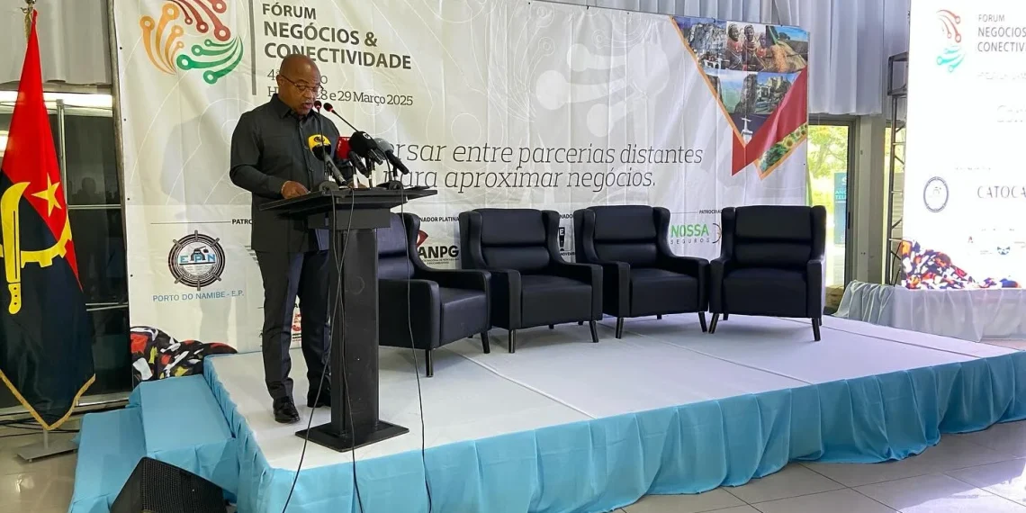 Ministro convida empresários presentes no FNC na Huíla a participarem no Angotic 2025