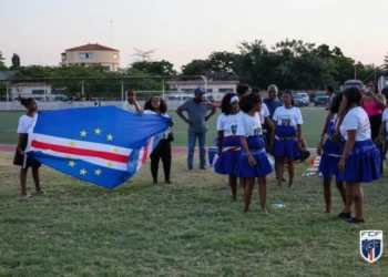 Tubarões Azuis recebidos em apoteose  pela comunidade cabo-verdiana