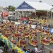 Turistas prestigiam desfile central na Nova Marginal