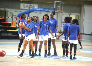 Basquetebol: Elisa  Pires coloca cargo de  treinadora do Interclube à disposição
