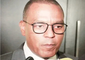 Ministro Massano desenha rumo para Angola em meio a desafios e oportunidades