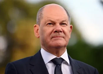 “Bola está agora no campo  de Putin”, diz Olaf Scholz