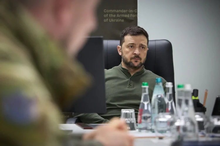 Zelensky pede mais “pressão” sobre a Rússia após novos ataques mortíferos