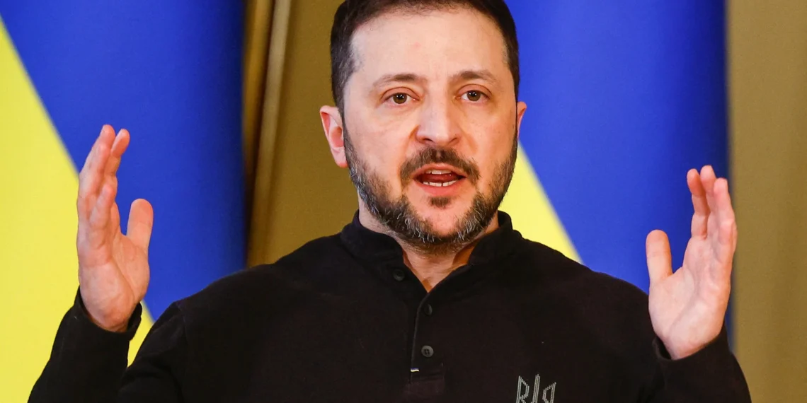 Zelensky acusa Rússia de tentar criar impressão de cessar-fogo e garante que as bombas não pararam