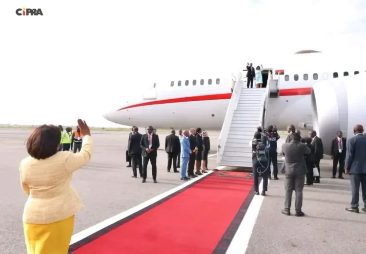 Presidente da República a caminho de Roma