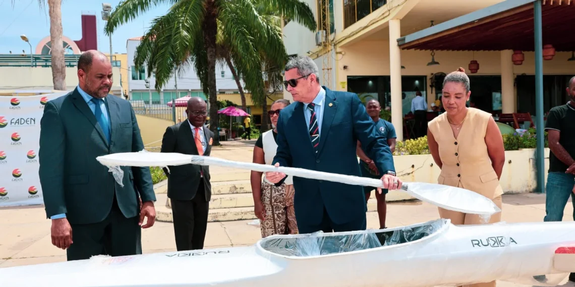 MINJUD entrega onze embarcações de canoagem ‘Kayak K1’ à FADN