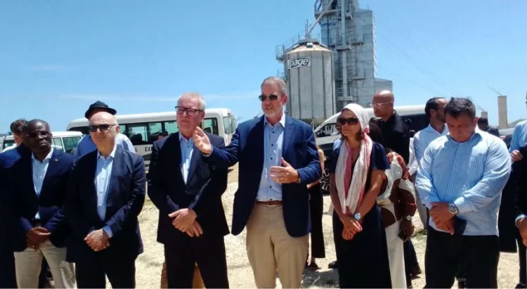Presidente da República visita obras da Estrada Circular Luanda-Icolo e Bengo