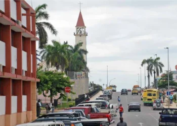 Tio espanca e queima sobrinha por ter falhado na venda de dendém em Cabinda