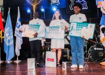 Vencedores do concurso Kandengue Escritor premiados em Luanda