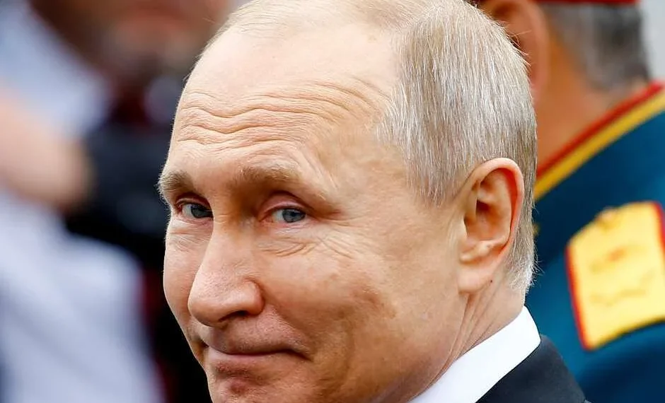 Putin é o único ausente  dos líderes mundiais  no funeral do Papa