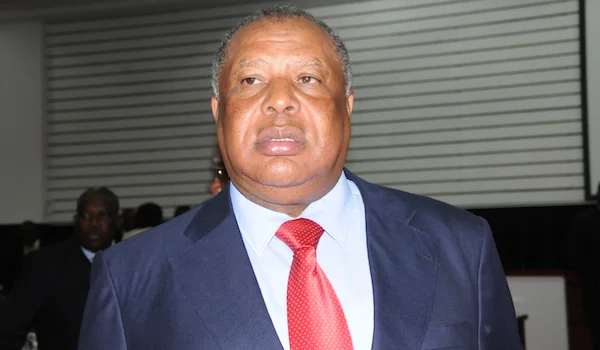 Higino Carneiro desmente ligações com a CASA-CE e reafirma vínculo “eterno” com o MPLA
