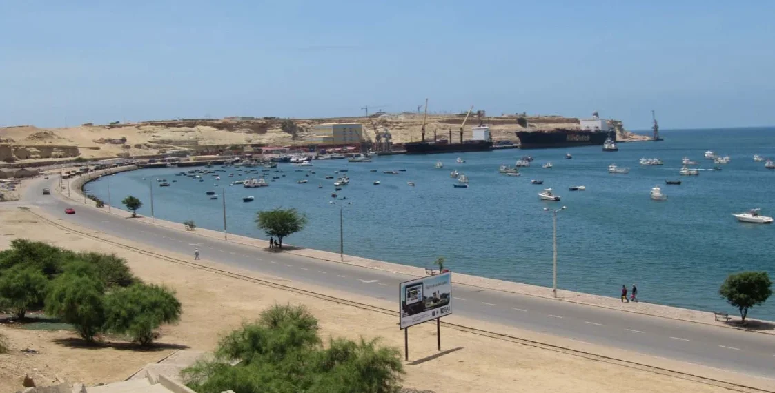 Conclusão das obras de requalificação da baía do Namibe pode aumentar movimento de carga no porto local