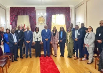 Embaixador de Angola no Reino Unido coloca comunidade no centro das atenções