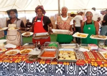 Feira de gastronomia leva estudantes a aprenderem  sobre diversidade cultural e pratos típicos de Angola