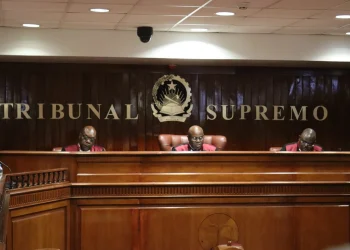 Ausência da arguida CIF Angola provoca suspensão do julgamento dos generais