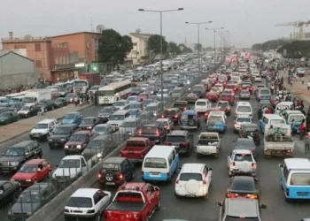 Trânsito condicionado na Avenida Neves Bendinha
