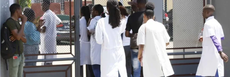 Ausência da arguida CIF Angola provoca suspensão do julgamento dos generais