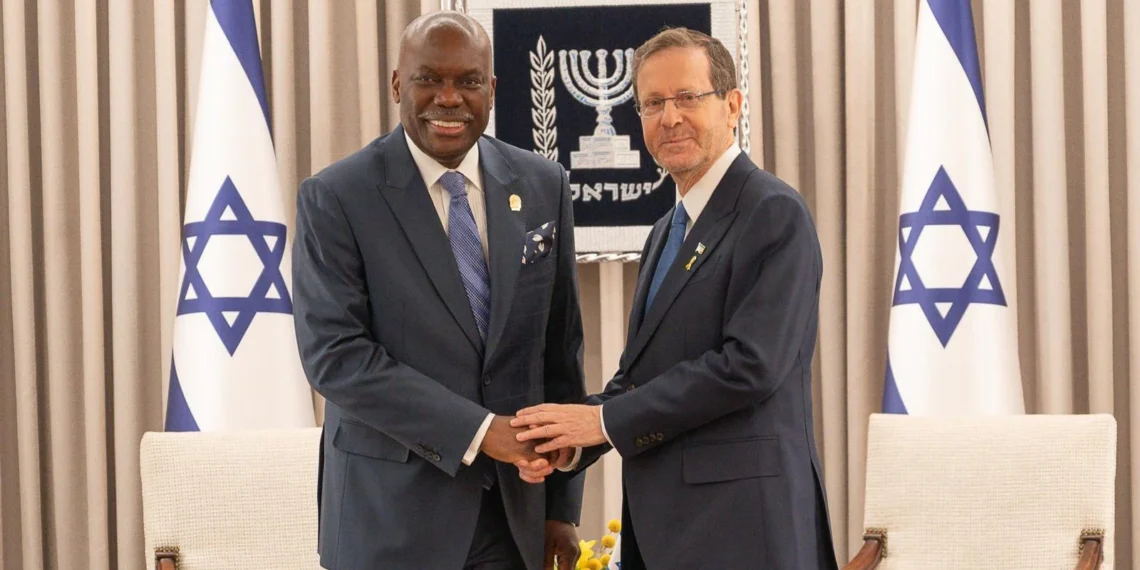 Diplomata angolano em Israel entrega cartas credenciais