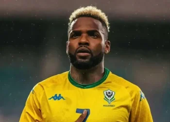 Jogador gabonês morre após queda do 11º andar de um prédio na China