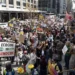 Milhares de pessoas saíram à rua, em Nova  Iorque, em protesto anti-Trump