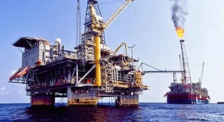 Executivo garante que baixo preço do petróleo não vai comprometer os salários