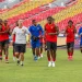 Palancas Negras trabalham à porta fechada no Estádio 11 de Novembro
