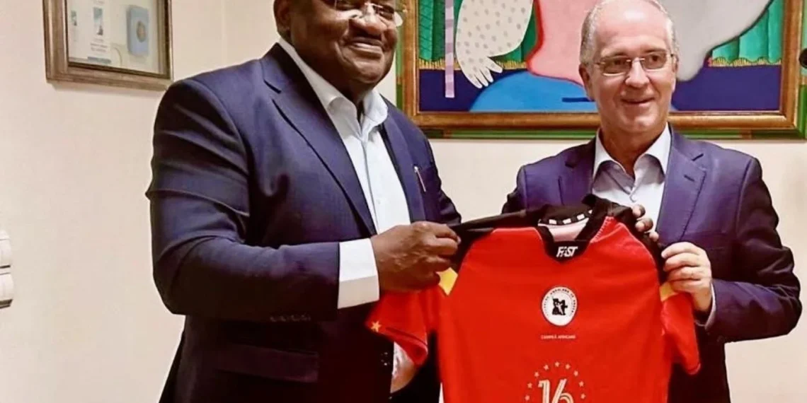 Presidente da Federação de Andebol ‘afina’ acordo de cooperação com homólogo de Portugal
