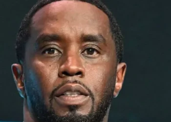 Sean “Diddy” Combs senta-se no banco  dos réus e arrisca condenação a prisão  perpétua