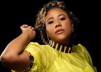 Cantora Marília Alberto lança  o álbum “Voa” na Casa das Artes