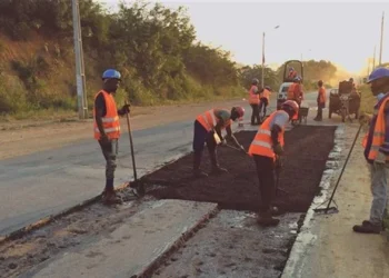 Ministro constata andamento das obras no troço Benguela/Lubango