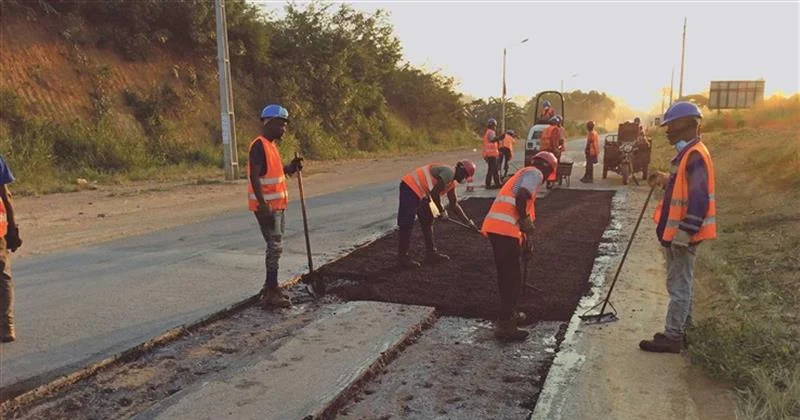 Ministro constata andamento das obras no troço Benguela/Lubango