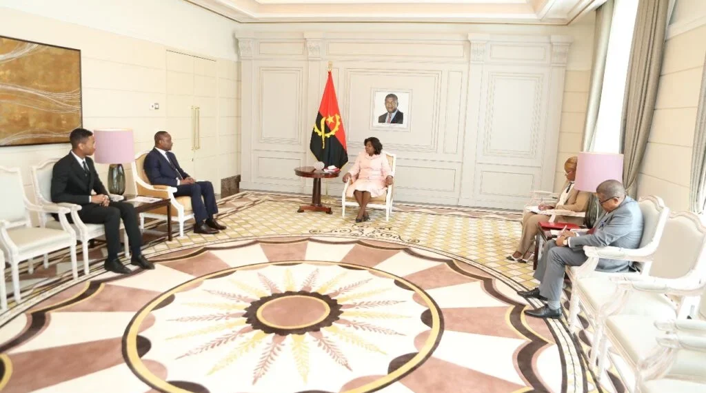 Angola assina protocolo com universidade dos EUA para reforço do ensino superior
