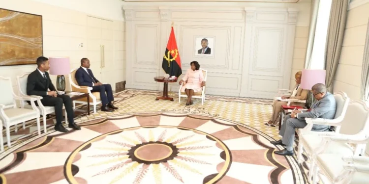 Angola assina protocolo com universidade dos EUA para reforço do ensino superior