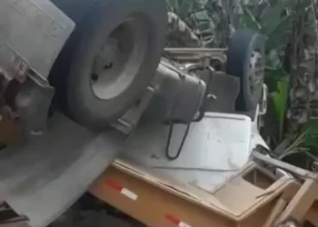 Camião contentorizado capota e causa morte de três indivíduos no Moxico