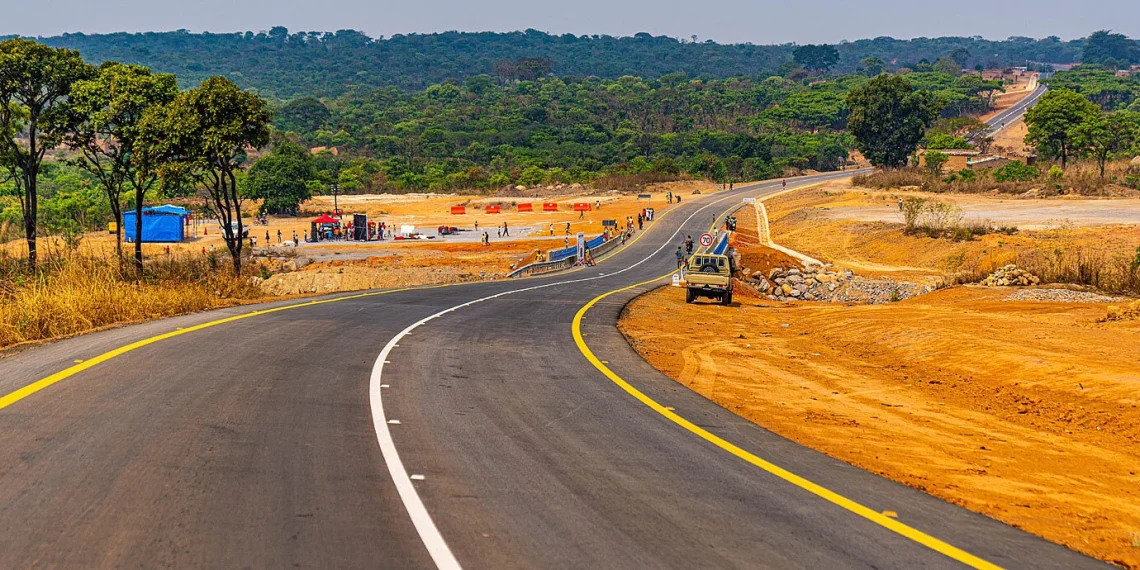 Executivo prevê construir e reabilitar mais de 9 mil km de estradas até 2027