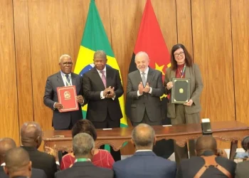 Regresso da Petrobras a Angola começa com estudos de blocos petrolíferos