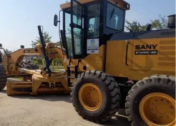 Administração municipal do Dande recebe kits de terraplanagem para melhoria das vias de comunicação