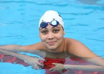 Lia Lima conquista medalha de ouro nos 100 metros mariposa