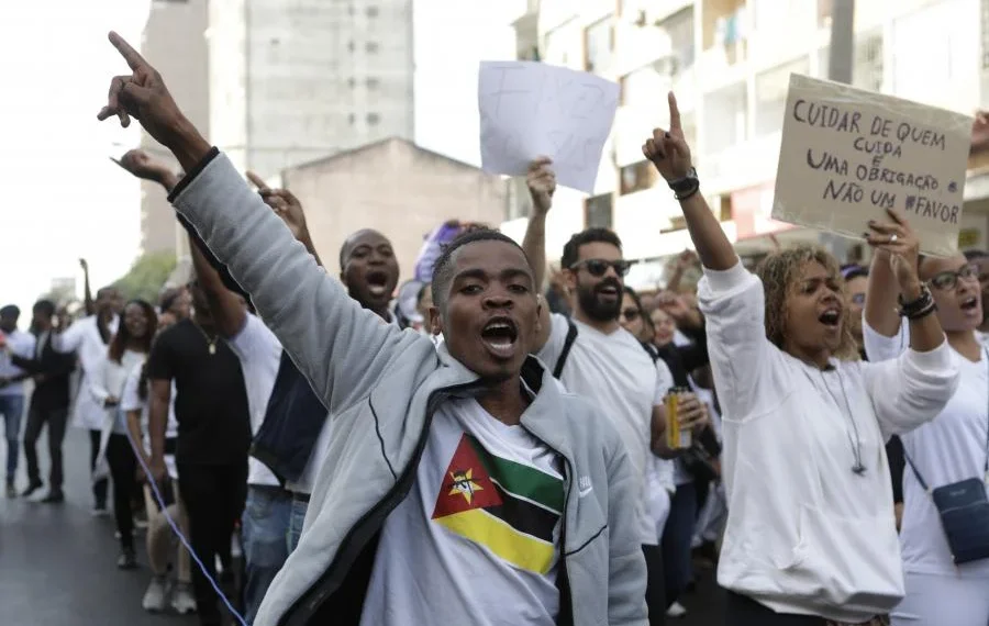 Governo reúne-se com médicos do hospital de Maputo para travar greve