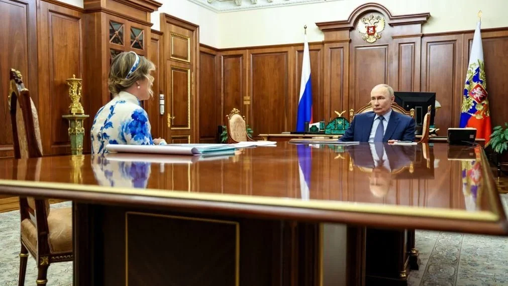 Putin discute devolução de crianças ucranianas levadas para a Rússia