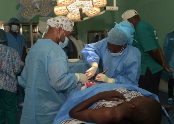 Mulheres com fístulas obstétricas e crianças com hidrocefalia são operadas no Leste